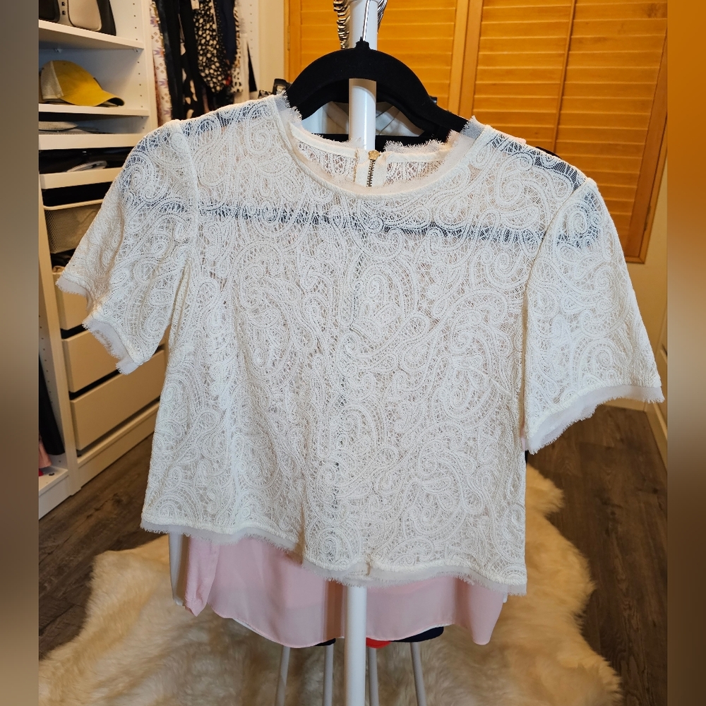 Rachel Roy, cream lace, zipper back top. Size 0.